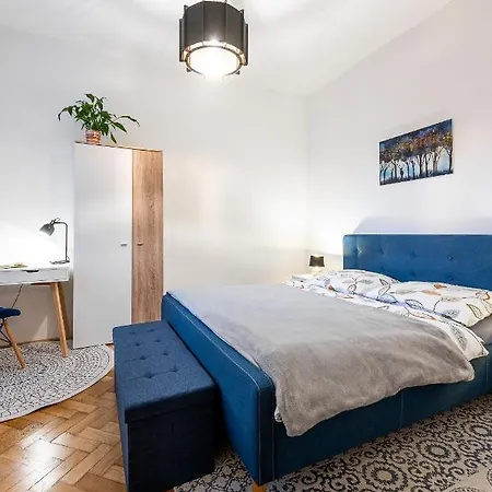 Mojmirova Center Апартаменты