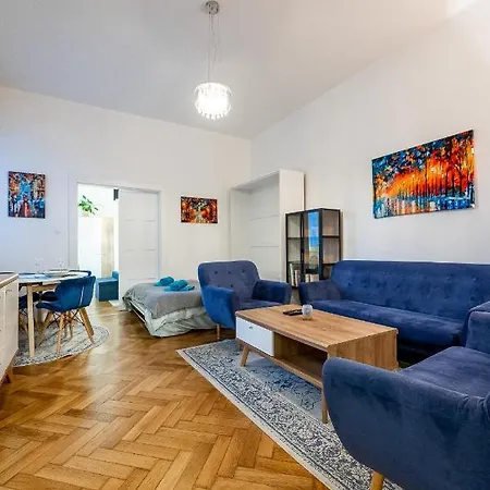 Mojmirova Center Apartamento