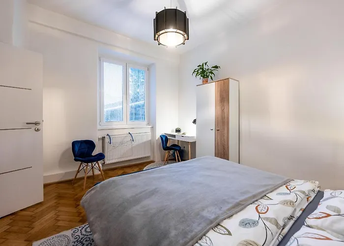 Apartamento Mojmirova Center